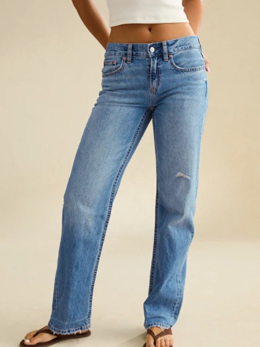 American Eagle Low-Rise Classic Straight Jean